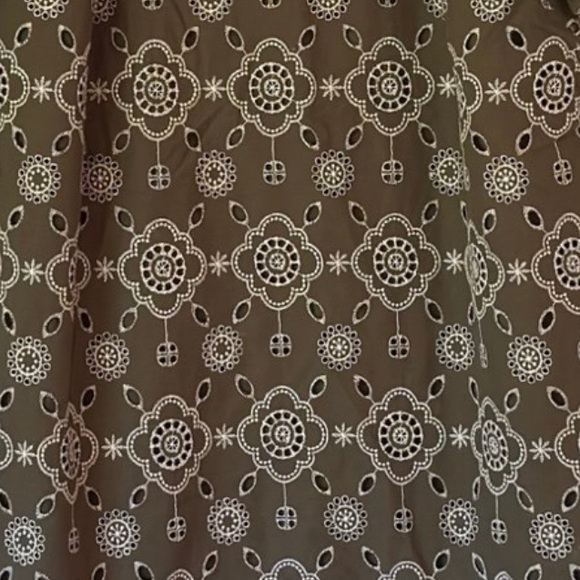 Green shift Dress with White Eyelet lace design 18 - Picture 5 of 7